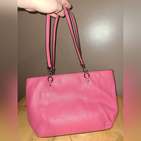 Authentic coach over shoulder - Picture 3 of 6